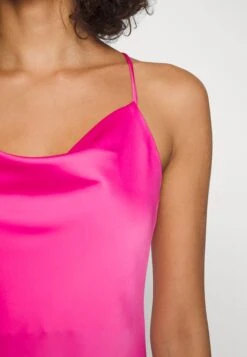 Yasdotteacross Strap Midi Dress - Cocktailjurk - Fuschia Purple -Ulla Popken Winkel f29e01c76a89466490f5fe7076dfda4a