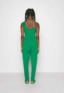 Harriet One Sleeve - Jumpsuit - Leaf Green -Ulla Popken Winkel f5ebc99a5a8447f8b74bc5e84ba12d65